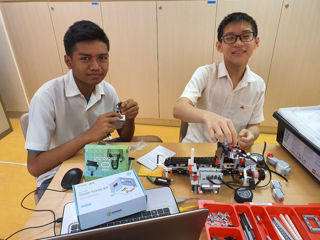 Secondary 4 Secondary 4 Meow Robotics